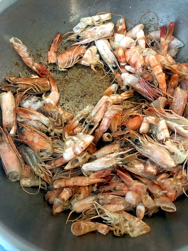 Frying-off prawn shells