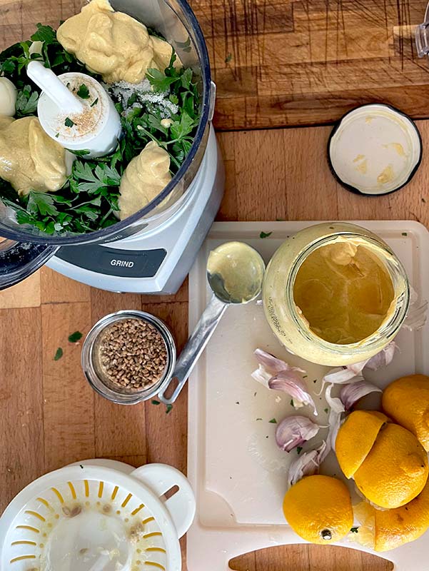 Mustard and parsley marinade mixture