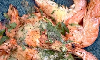 Grilled prawns with chili garlic & lemon